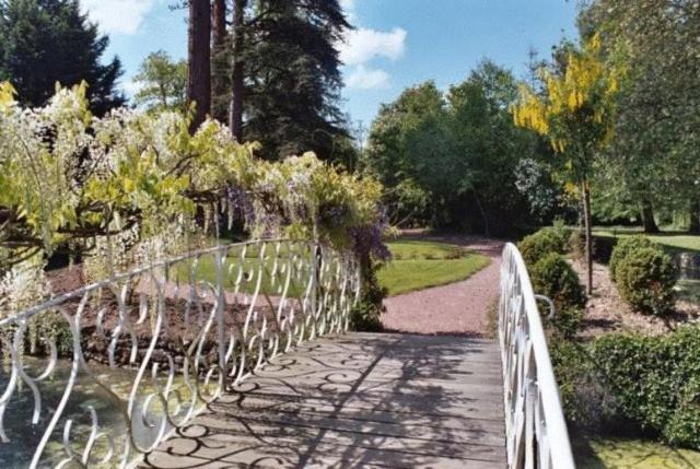Le Moulin De Francueil Bed & Breakfast Bilik gambar