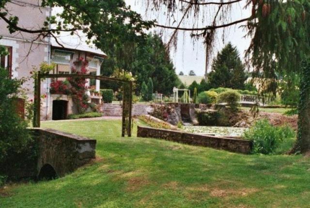 Le Moulin De Francueil Bed & Breakfast Bilik gambar